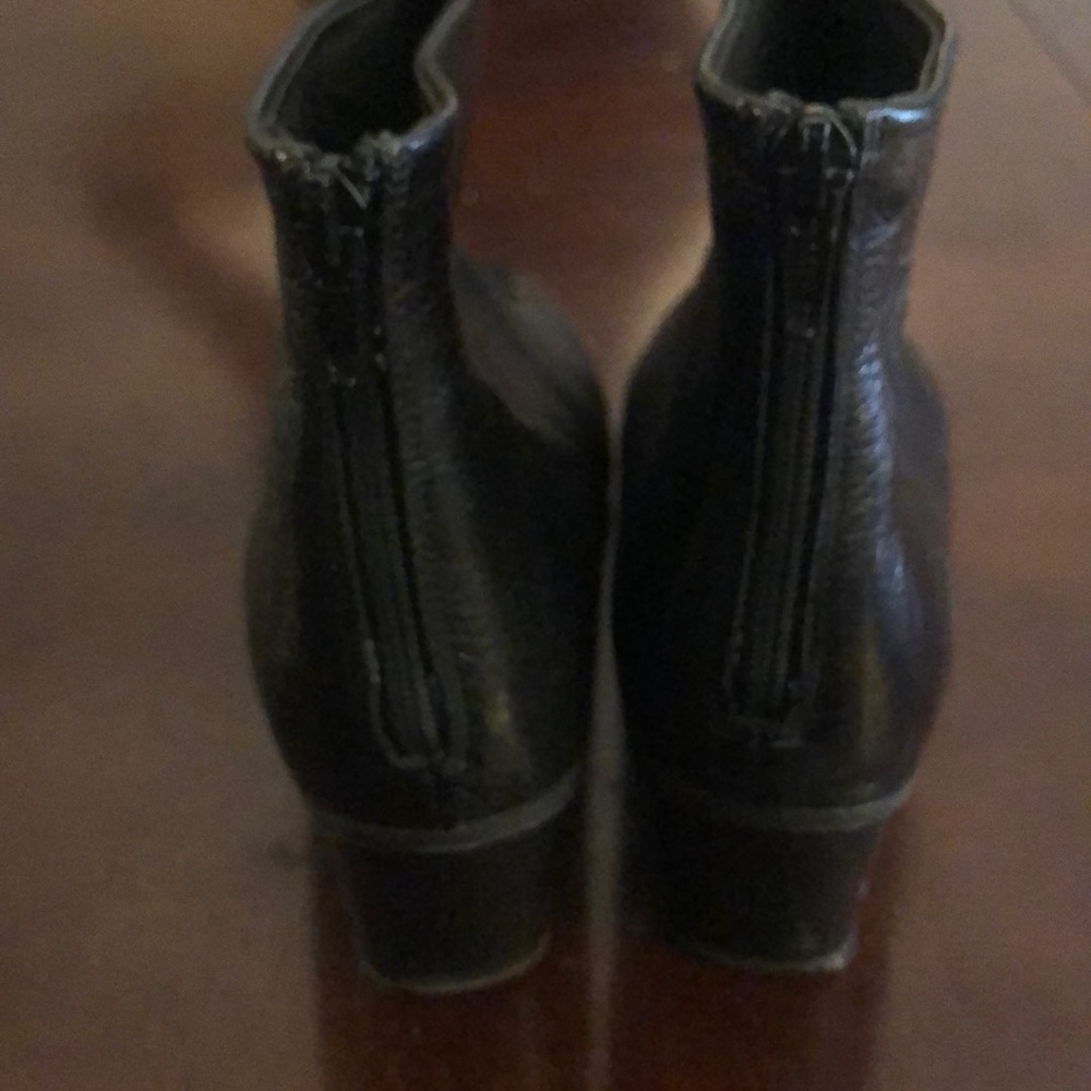 Heeled black leather boots - Picture 4 of 4